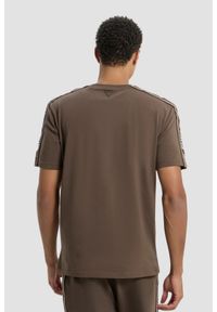 Guess - GUESS Brązowy męski t-shirt Arlo. Kolor: brązowy #5