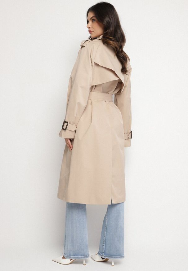 Born2be - Beżowy Płaszcz Trencz Dwurzędowy z Paskiem Cloimia. Okazja: na co dzień. Kolor: beżowy. Materiał: dzianina. Długość rękawa: długi rękaw. Długość: do kolan. Styl: wizytowy, klasyczny, casual, elegancki