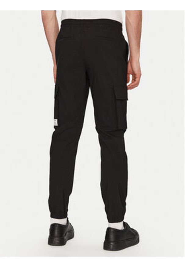 Resteröds Joggery 8231 6225 Czarny Regular Fit. Kolor: czarny. Materiał: syntetyk