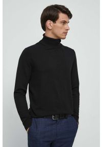 medicine - Medicine sweter męski kolor czarny lekki z golferm. Typ kołnierza: golf. Kolor: czarny. Materiał: dzianina. Długość rękawa: długi rękaw. Długość: długie. Wzór: gładki #1