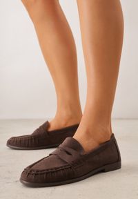 Renee - Ciemnobrązowe Mokasyny VICES ze Skórzaną Wkładką i Marszczeniem przy Nosku Ananora. Kolor: brązowy. Materiał: skóra. Styl: klasyczny, elegancki #1