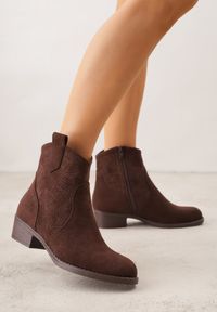 Born2be - Brązowe Botki Ażurowe na Obcasie w Stylu Kowbojek Lalona. Okazja: na co dzień. Kolor: brązowy. Materiał: dzianina. Wzór: ażurowy. Obcas: na obcasie. Styl: casual. Wysokość obcasa: średni #7