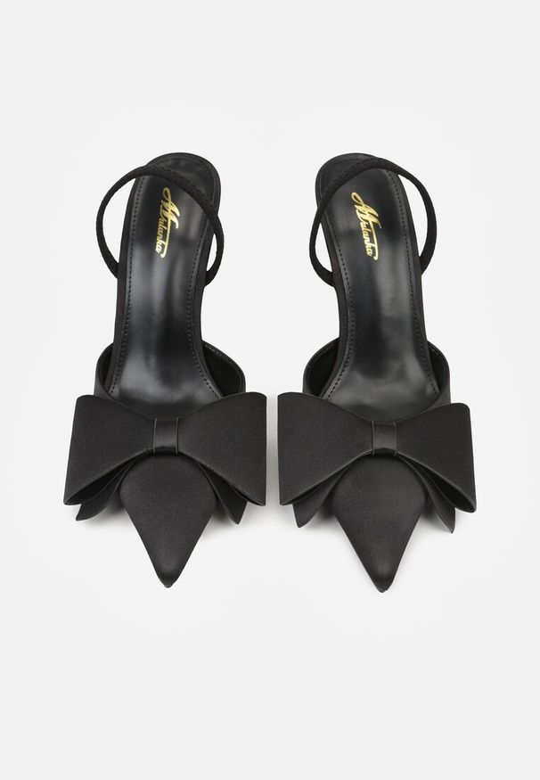 Renee - Czarne Sandały Satynowe na Szpilce Slingback Ozdobione Kokardą Daemoris. Okazja: na wesele, na ślub cywilny, na imprezę. Zapięcie: sprzączka. Kolor: czarny. Materiał: satyna. Wzór: aplikacja. Obcas: na szpilce. Styl: elegancki