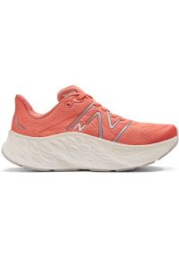 Buty damskie New Balance Fresh Foam X More v4 WMORCJ4 – czerwone. Okazja: na co dzień. Kolor: czerwony. Materiał: syntetyk. Szerokość cholewki: normalna. Sport: fitness