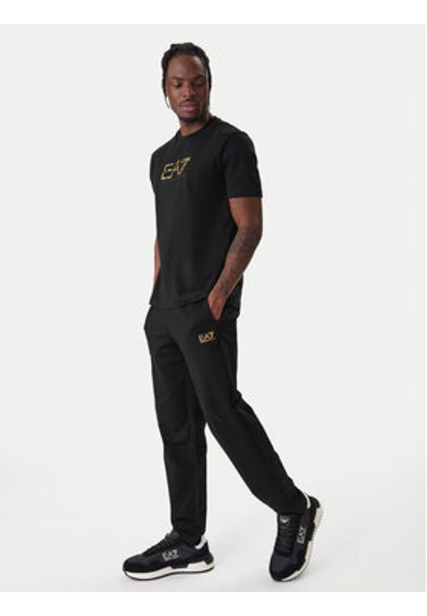 EA7 Emporio Armani Spodnie dresowe 8NPP65 PJVRZ MC004 Czarny Regular Fit. Kolor: czarny. Materiał: bawełna