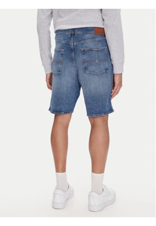 Tommy Jeans Szorty jeansowe Isaac DM0DM20952 Niebieski Relaxed Fit. Kolor: niebieski. Materiał: bawełna