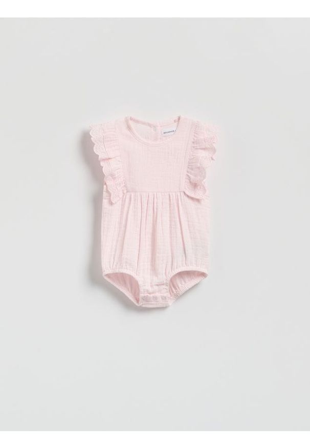 Reserved - Muślinowe body z falbanką - pastelowy róż. Kolor: różowy. Materiał: bawełna, tkanina