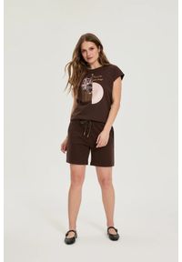 MOODO - Bawełniane szorty brązowe. Kolor: brązowy. Materiał: bawełna #1