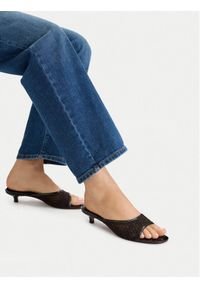 Nine West Klapki CEO-NV-015 Brązowy. Kolor: brązowy. Materiał: materiał #1