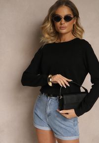 Renee - Czarny Sweter o Klasycznym Kroju z Ozdobnymi Guziczkami po Bokach Melornia. Okazja: na co dzień. Kolor: czarny. Styl: klasyczny