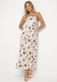 Born2be - Beżowa Sukienka z Wiskozą o Rozkloszowanym Kroju w Kwiaty Nalorene. Okazja: na co dzień. Typ kołnierza: dekolt kwadratowy. Kolor: beżowy. Materiał: wiskoza. Długość rękawa: na ramiączkach. Wzór: kwiaty. Typ sukienki: rozkloszowane. Styl: casual, elegancki #1