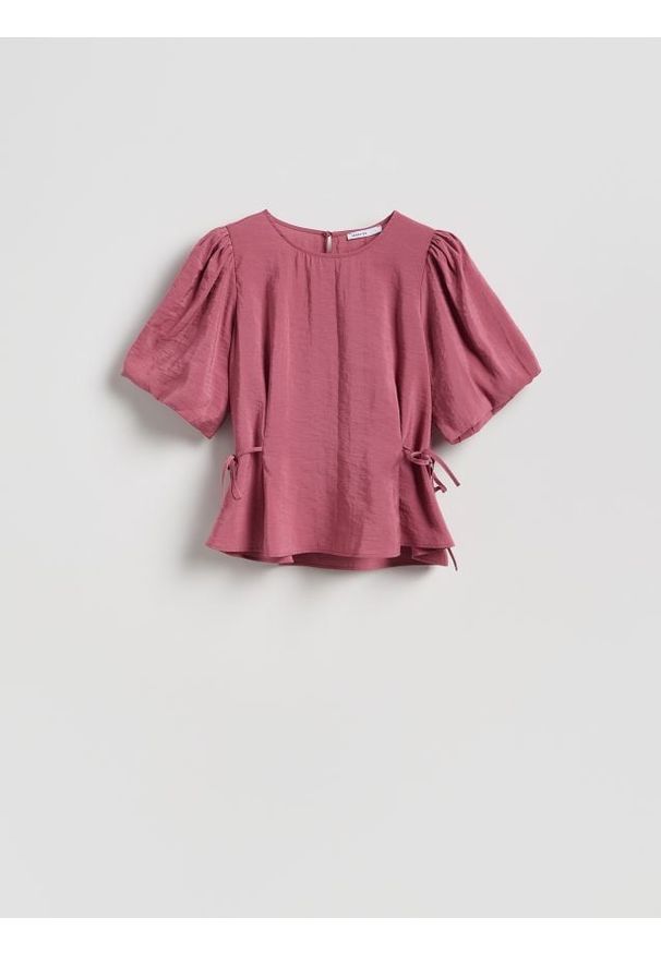 Reserved - Bluzka z bufiastymi rękawami - jasnofioletowy. Kolor: fioletowy. Materiał: tkanina