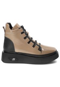 Beżowe Botki Artiker Modne Lakierowane Obuwie Damskie. Wysokość cholewki: przed kolano. Kolor: beżowy. Materiał: lakier. Szerokość cholewki: normalna. Styl: sportowy #6