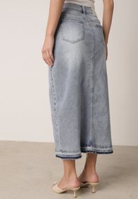 Born2be - Niebieska Jeansowa Spódnica z Bawełną Wysokim Stanem i Rozcięciem na Nogę Vikinori. Okazja: na co dzień, do pracy. Stan: podwyższony. Kolor: niebieski. Materiał: bawełna, jeans. Styl: casual, klasyczny #4