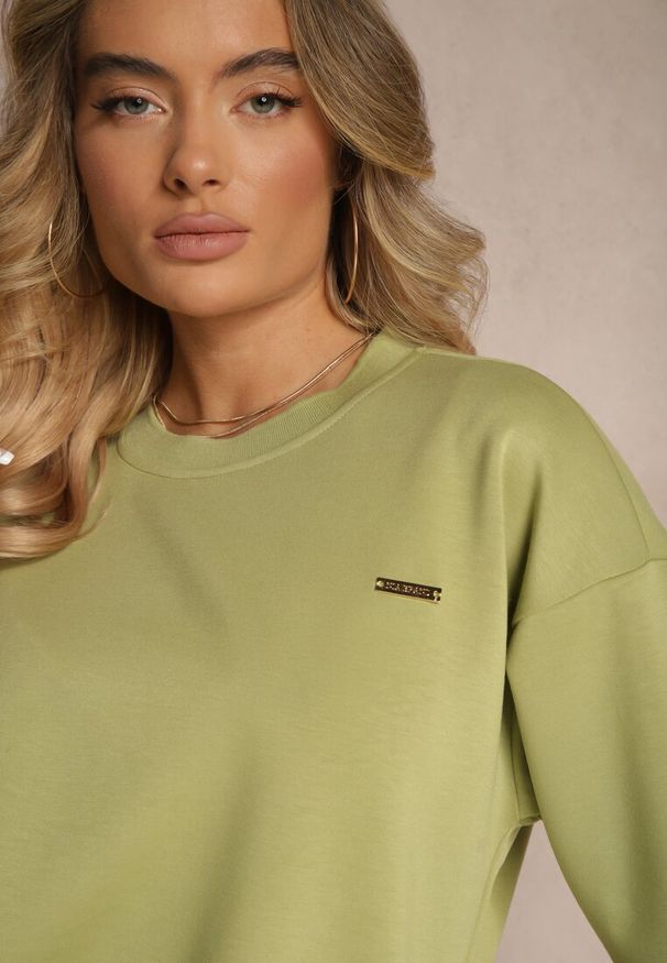 Renee - Zielona Bluza Ozdobiona Metaliczną Nicią Ilatraen. Okazja: na co dzień, na spacer. Kolor: zielony. Materiał: jeans. Wzór: aplikacja. Styl: casual