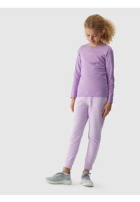 4f - Spodnie dresowe joggery dziewczęce. Kolor: fioletowy. Materiał: dresówka