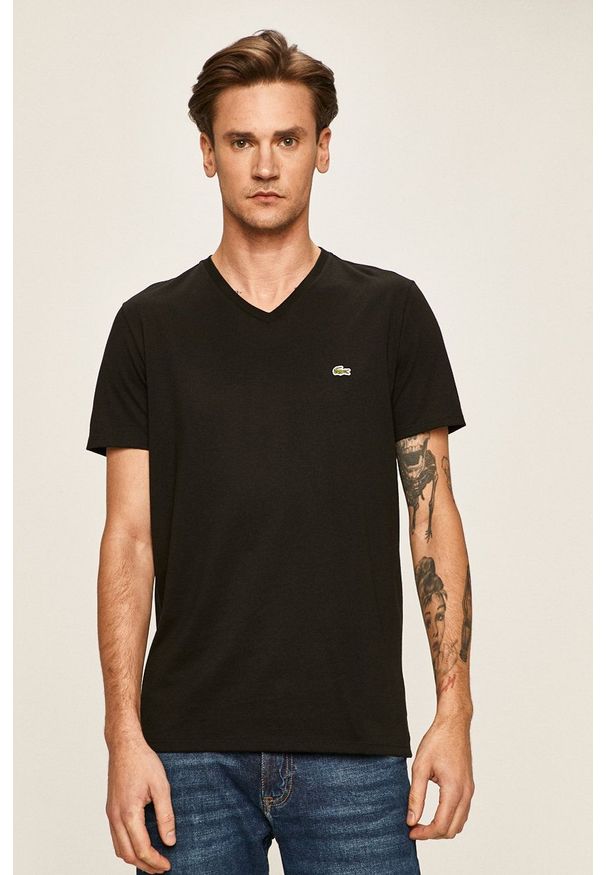 Lacoste - T-shirt. Okazja: na co dzień. Kolor: czarny. Materiał: dzianina. Wzór: gładki. Styl: casual