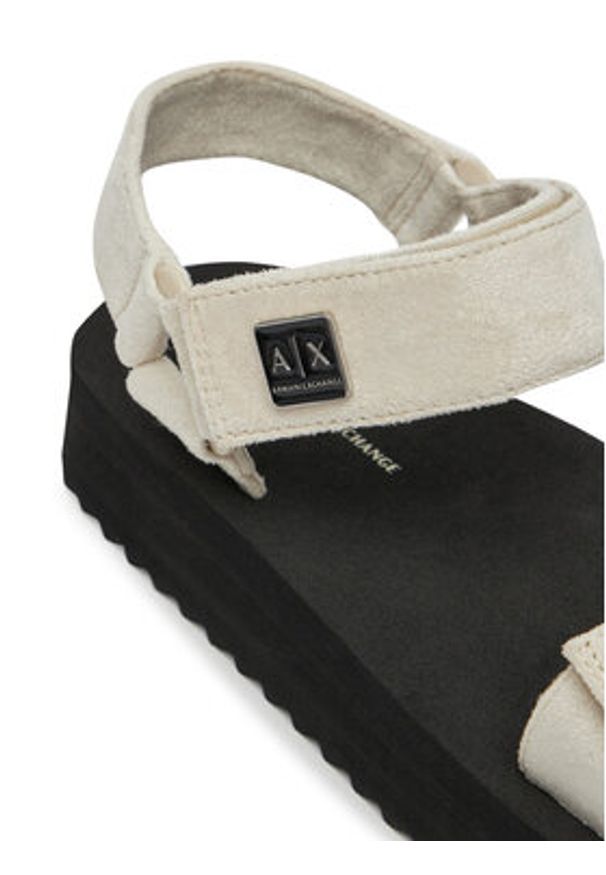 Armani Exchange Sandały XDP064 XV928 01819 Szary. Kolor: szary. Materiał: materiał