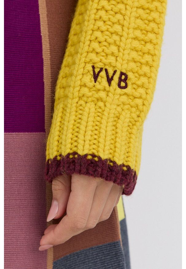 Victoria Victoria Beckham Sweter wełniany damski kolor żółty ciepły. Kolor: żółty. Materiał: wełna. Długość rękawa: długi rękaw. Długość: długie. Wzór: ze splotem