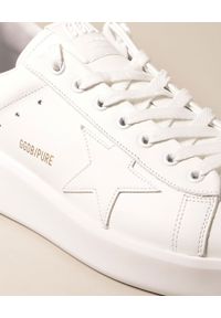 GOLDEN GOOSE - Sneakersy Purestar z niebieską piętą. Kolor: biały. Wzór: aplikacja #5