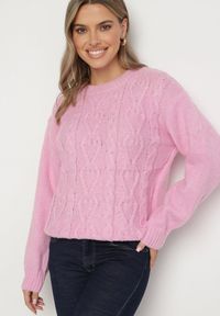 Born2be - Różowy Sweter z Wełną Ściągaczem i Tłoczeniem Riavonnae. Okazja: na co dzień. Kolor: różowy. Materiał: wełna. Styl: wizytowy, klasyczny, casual, elegancki #1