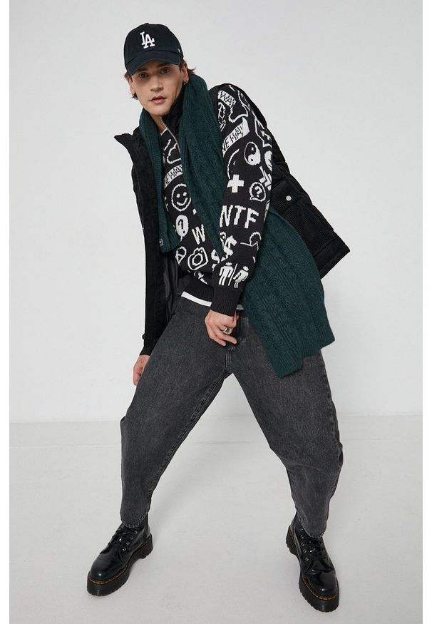 Jack & Jones - Sweter. Okazja: na co dzień. Kolor: czarny. Długość rękawa: długi rękaw. Długość: długie. Styl: casual