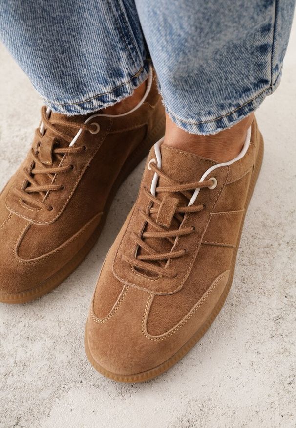 Renee - Brązowe Zamszowe Sneakersy z Wkładką ze Skóry Naturalnej w Stylu Tenisówek Adredine. Okazja: na co dzień. Kolor: brązowy. Materiał: skóra, zamsz