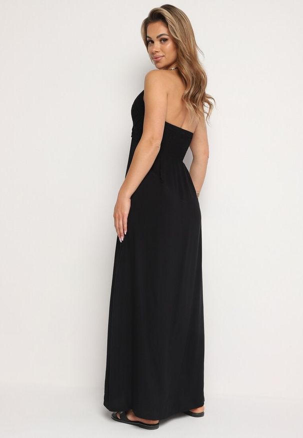 Born2be - Czarna Bawełniana Rozkloszowana Sukienka Wiązana na Szyi Nonnea. Kolor: czarny. Materiał: bawełna. Typ sukienki: rozkloszowane. Styl: elegancki, klasyczny
