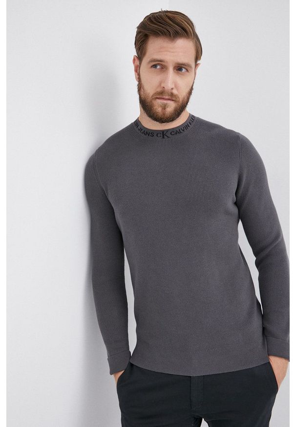 Calvin Klein Jeans Sweter J30J319305.4890 męski kolor szary ciepły. Kolor: szary. Materiał: dzianina