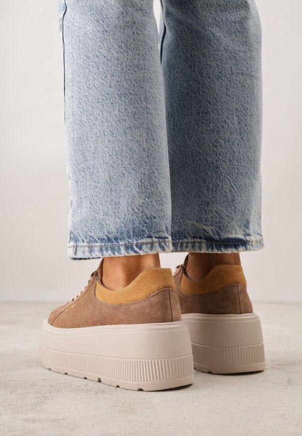 Born2be - Brązowe Zamszowe Sneakersy na Grubej Podeszwie Latella. Okazja: na co dzień. Kolor: brązowy. Materiał: zamsz