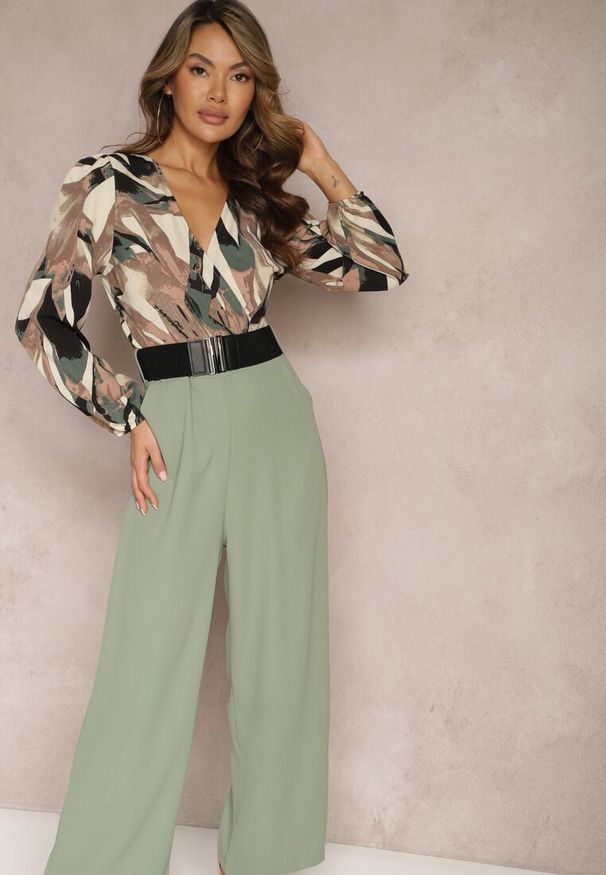 Renee - Zielono-Beżowy Kopertowy Kombinezon z Paskiem i Szerokimi Spodniami Nittama. Kolor: zielony. Styl: klasyczny, elegancki
