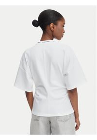 Calvin Klein Jeans T-Shirt LV047G235G Biały Regular Fit. Kolor: biały. Materiał: syntetyk #2