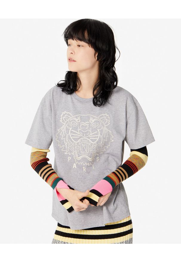 Kenzo - KENZO - Szary t-shirt z tygrysem. Okazja: na co dzień. Kolor: szary. Materiał: jeans, bawełna. Wzór: aplikacja, paski, haft. Styl: casual, sportowy