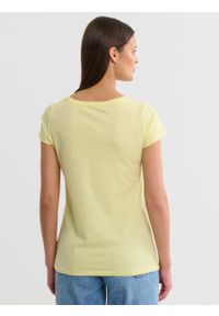 Big-Star - Koszulka damska z nadrukiem na piersi żółta Nika 238. Kolor: żółty. Materiał: bawełna. Długość rękawa: krótki rękaw. Długość: krótkie. Wzór: nadruk. Sezon: wiosna, lato #4