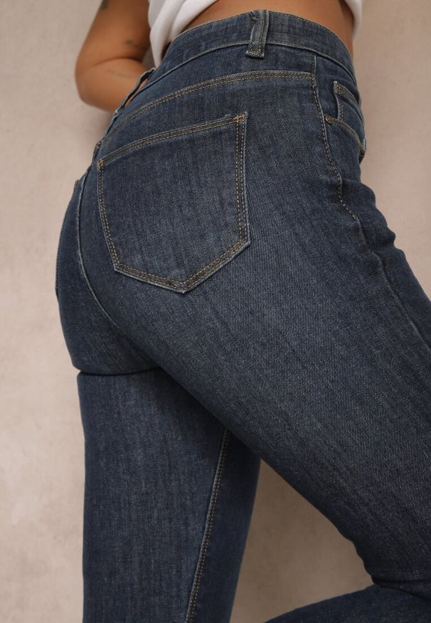 Renee - Granatowe Jeansy Slim z Elastyczną Talią Caliti. Okazja: na co dzień. Kolor: niebieski. Styl: klasyczny, elegancki, casual