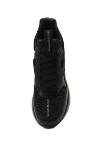 Alexander McQueen - ALEXANDER MCQUEEN - Czarne sneakersy z łączonych materiałów. Zapięcie: sznurówki. Kolor: czarny. Materiał: materiał #5