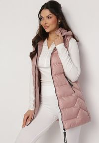 Born2be - Różowa Kamizelka z Odpinanym Kapturem Pikowana z Kieszeniami Quillasa. Kolor: różowy. Materiał: materiał. Sezon: wiosna, jesień #5