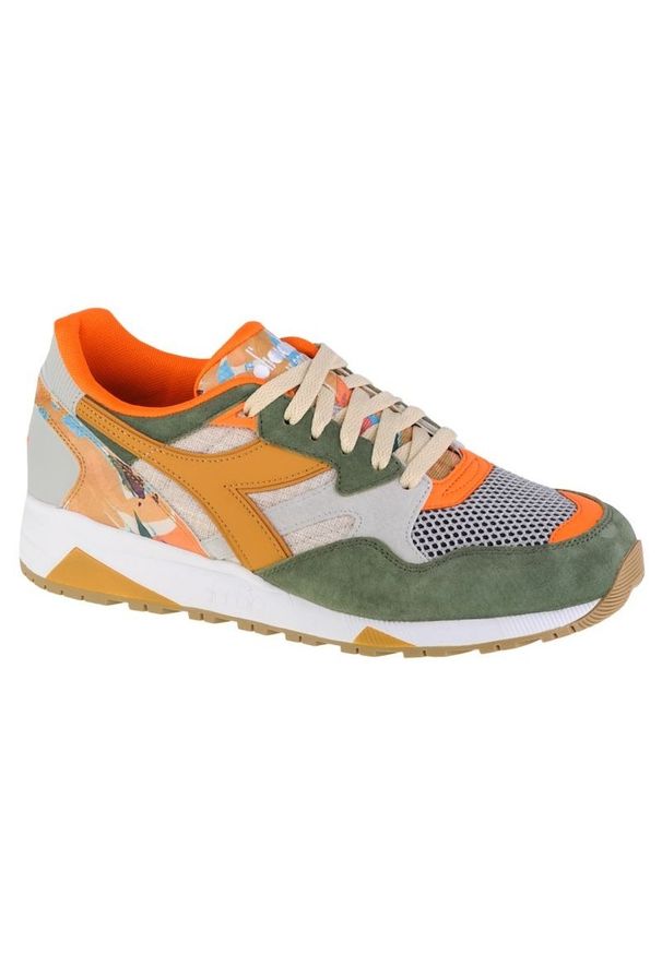 Buty Diadora N9002 Camo M 501-178549-01-C9767 wielokolorowe zielone. Okazja: na co dzień. Kolor: zielony, wielokolorowy. Materiał: guma, syntetyk, zamsz, materiał, skóra. Szerokość cholewki: normalna
