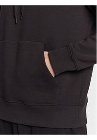 Calvin Klein Jeans Bluza J30J322524 Czarny Regular Fit. Kolor: czarny. Materiał: syntetyk