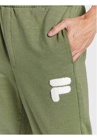 Fila Spodnie dresowe Chiasso Dropped Crotch FAM0138 Zielony Regular Fit. Kolor: zielony. Materiał: syntetyk