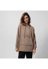 outhorn - Bluza oversize z kapturem damska - brązowa. Typ kołnierza: kaptur. Kolor: brązowy. Materiał: materiał, bawełna, dresówka, dzianina. Wzór: ze splotem, gładki