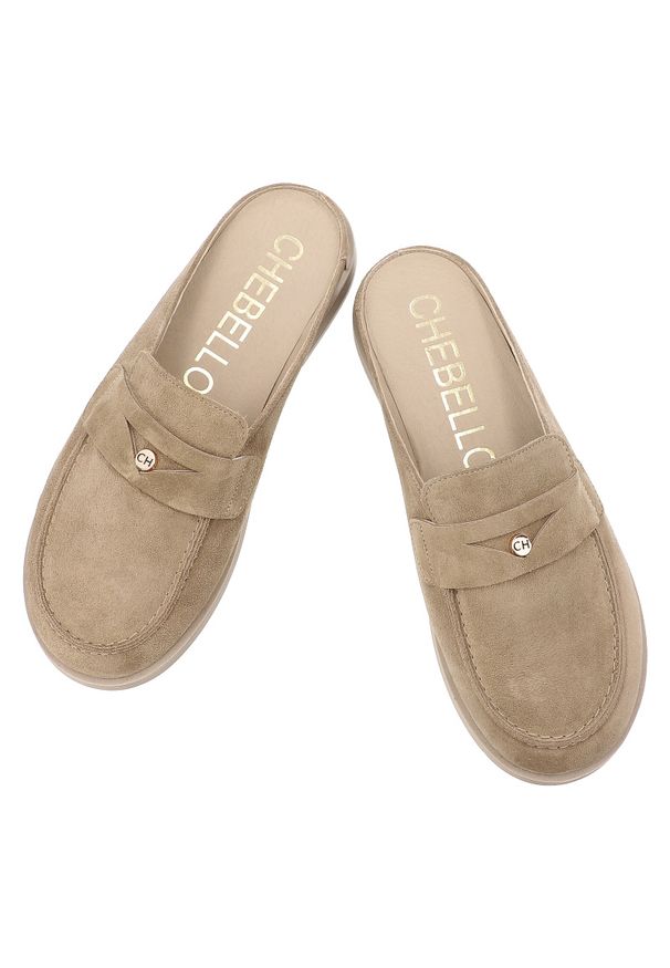 CheBello - Klapki damskie Chebello, welurowa cholewka wsuwany fason otwarta pięta klasyczny mokasynowy krój minimalistyczny design lekka płaska podeszwa, beżow. Nosek buta: otwarty. Kolor: beżowy. Materiał: welur. Obcas: na płaskiej podeszwie. Styl: klasyczny