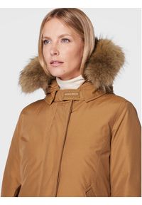 Woolrich Kurtka puchowa Arctic Raccoon CFWWOU0548FRUT0001 Brązowy Regular Fit. Kolor: brązowy. Materiał: bawełna #6