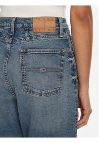 Tommy Jeans Jeansy DW0DW19768 Niebieski Mom Fit. Kolor: niebieski