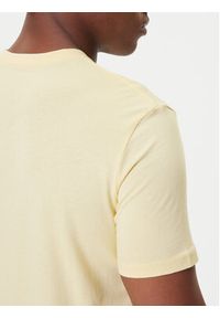 Calvin Klein Jeans T-Shirt Gradient Monogram LV04RC859G Żółty Regular Fit. Kolor: żółty. Materiał: bawełna. Wzór: gradientowy