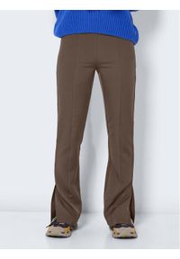 Noisy may - Noisy May Spodnie materiałowe Juniper 27023769 Brązowy Regular Fit. Kolor: brązowy. Materiał: syntetyk, materiał