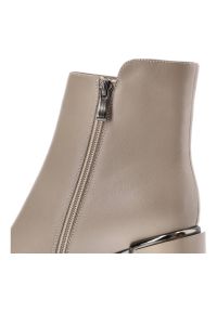 Beżowe Botki Artiker Modne Skórzane Buty Na Obcasie. Okazja: na co dzień. Kolor: beżowy. Materiał: skóra. Wzór: gładki. Obcas: na obcasie. Styl: casual. Wysokość obcasa: średni #6