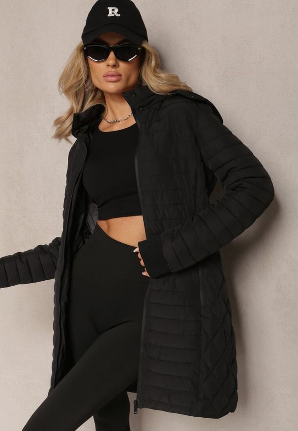 Renee - Czarna Kurtka do Kolan Pikowana Garle. Okazja: na co dzień. Kolor: czarny. Materiał: jeans, tkanina. Długość: do kolan. Styl: casual, elegancki