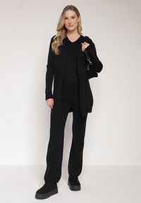 Born2be - Czarny Komplet Dzianinowy z Bawełną Spodnie Kamizelka i Długi Kardigan Meviravia. Kolor: czarny. Materiał: dzianina, bawełna #1