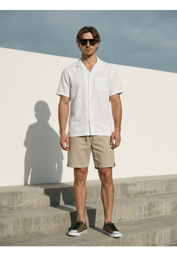 Sinsay - Koszula z domieszką lnu - biały. Kolor: biały. Materiał: len